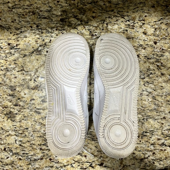 Nike Air Force 1 - Picture 4 of 5